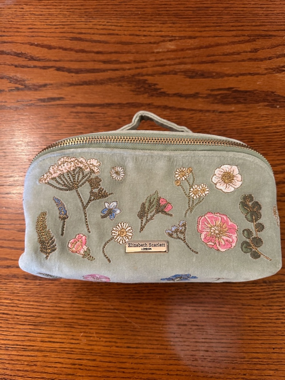 Elizabeth Scarlett makeup bag - Picture 3 of 6